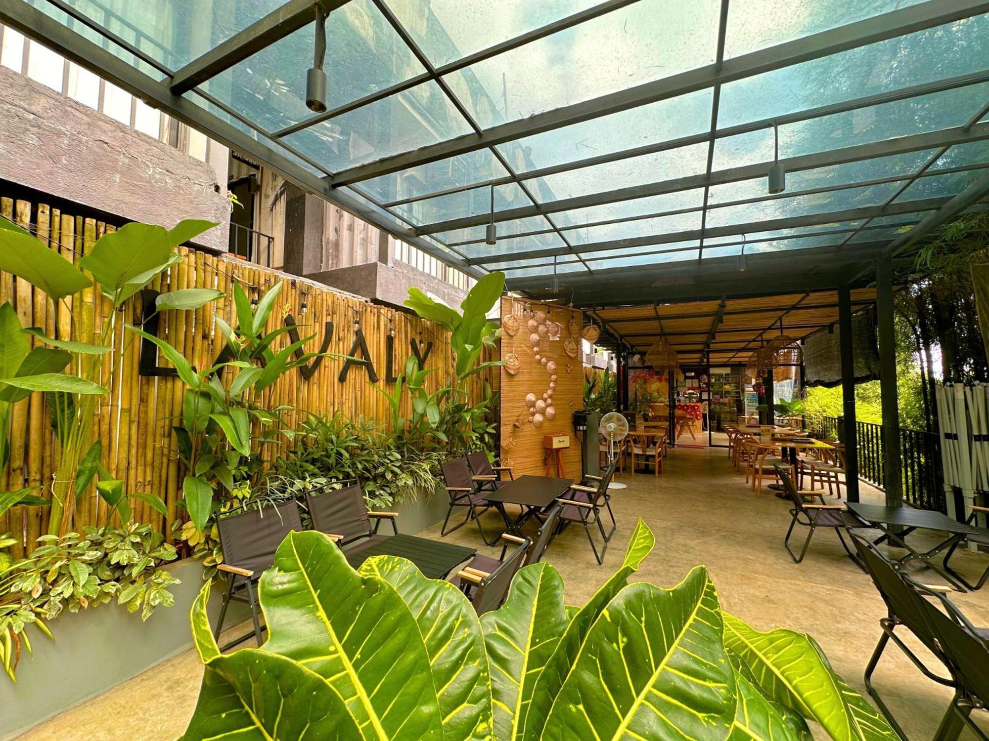 Containers By Eco Hotels Tagaytay City Exterior photo